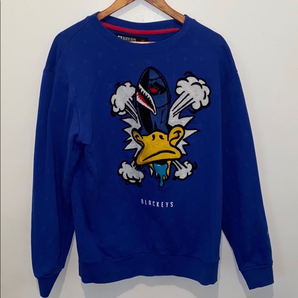 Sweatshirt - Picture 2 of 8
